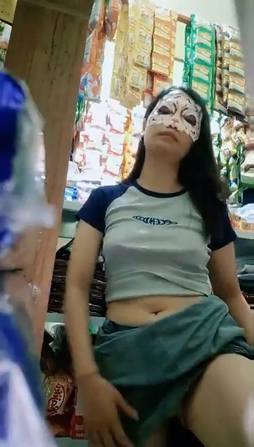 Live Sambil Jaga Warung Buka Bukaan